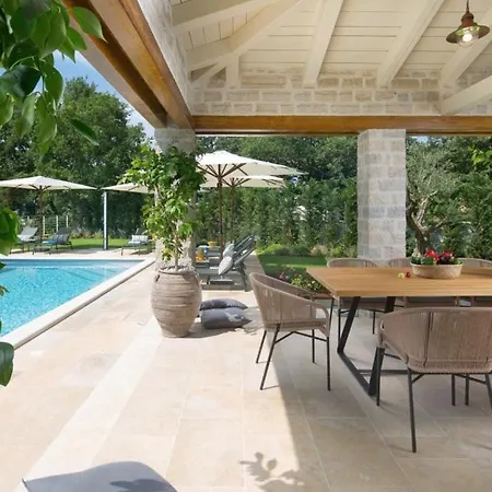 Villa Beautiful Elena With Pool In *