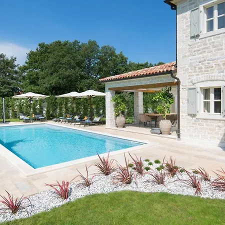 Villa Beautiful Elena With Pool In *